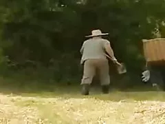 พ่อเล่นกับผู้หญิง