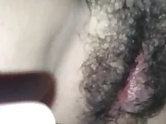 การยิงอีกโหลดของเธอที่ยุ่งเหยิจิ๋ม