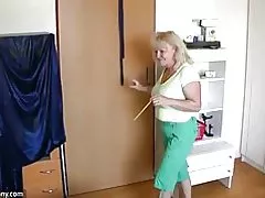 Oldnanny นใหญ่วัยทองขึ้นผู้ใหญ่กับเก่าของผู้ใหญ่เล่นกับจิ๋ม